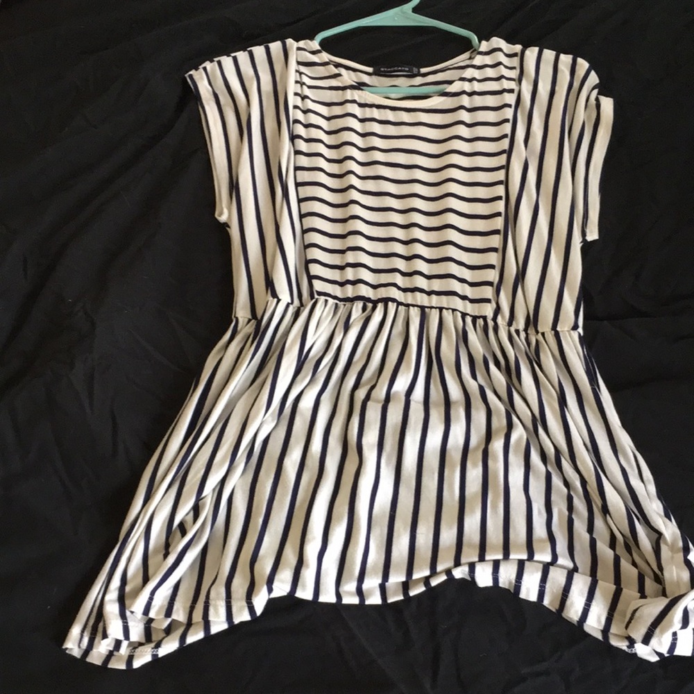 White navy stripes top
